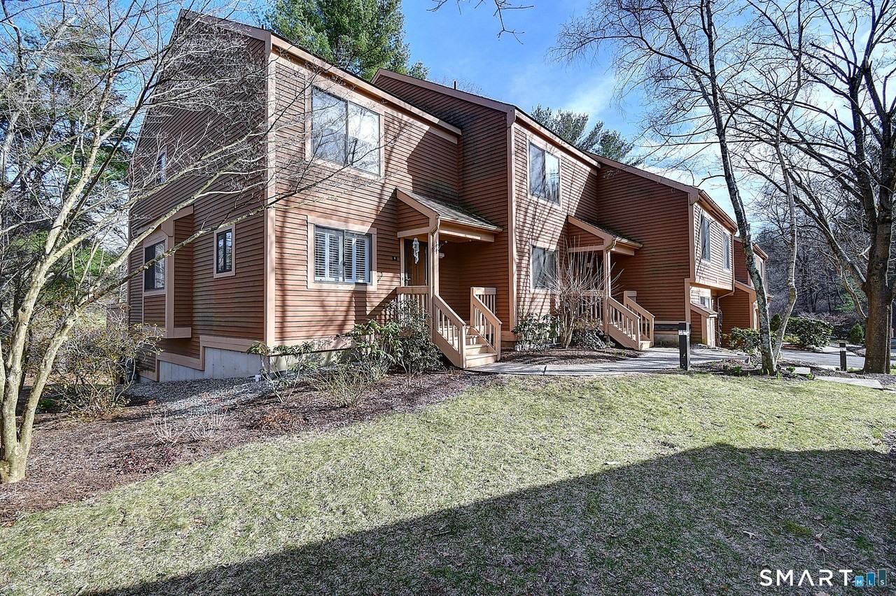 2 Stonington Ct Unit 2 - Photo 3 of 34