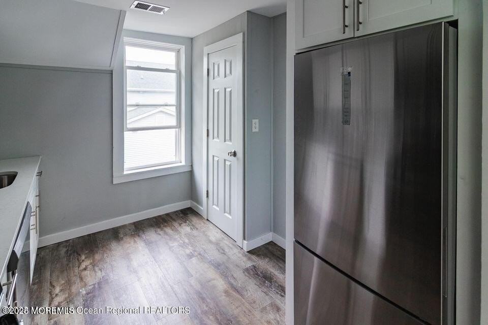 306 Henley Ave #B - Photo 3 of 18