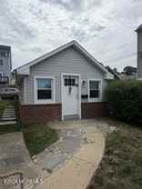 195 Bay Ave - Photo 1 of 1