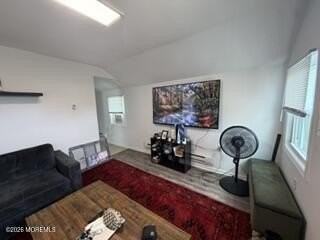 195 Bay Ave - Photo 3 of 11