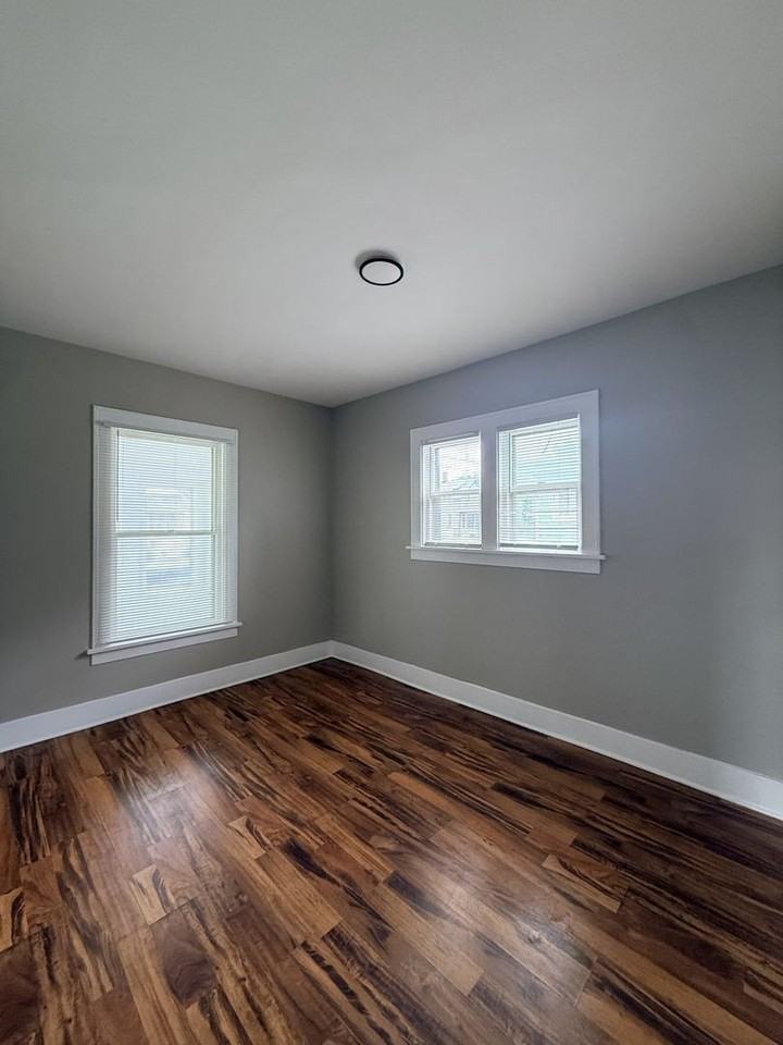 705 North Ave - Photo 3 of 10
