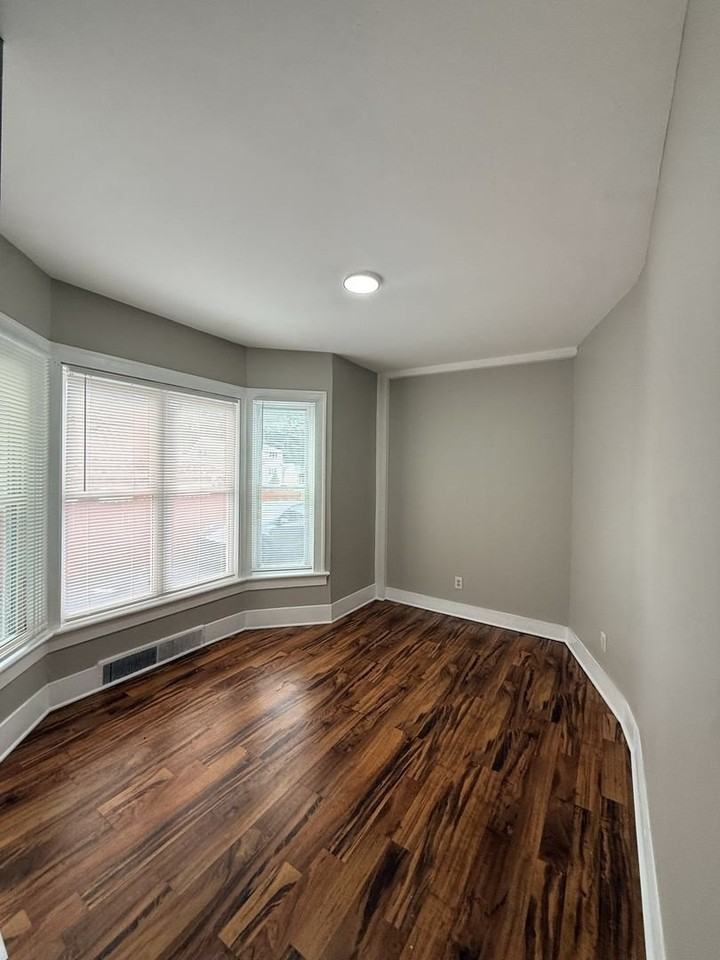 705 North Ave - Photo 5 of 10