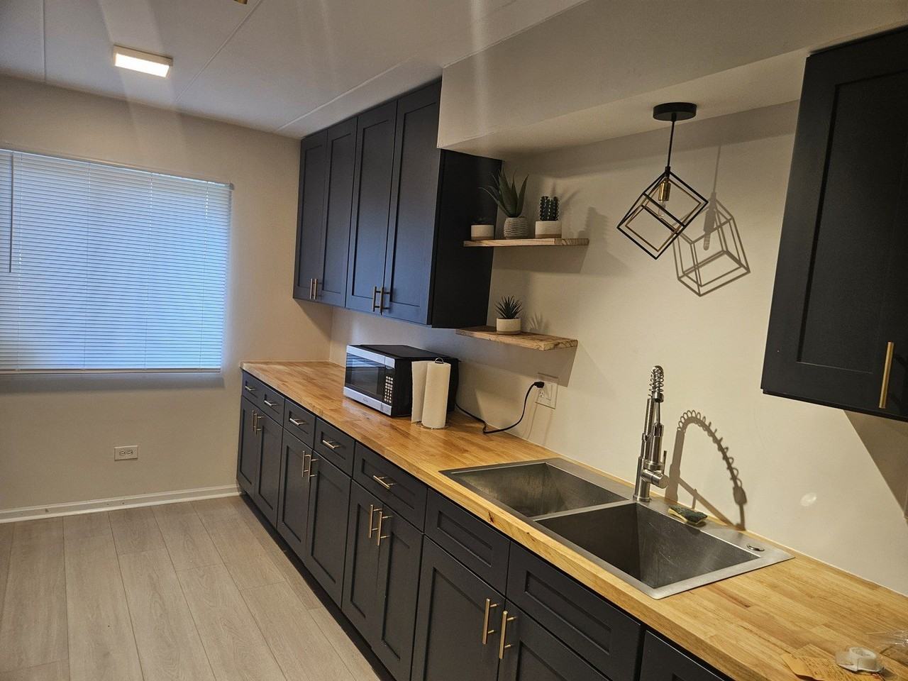 14033 Laramie Ave #408 - Photo 4 of 13