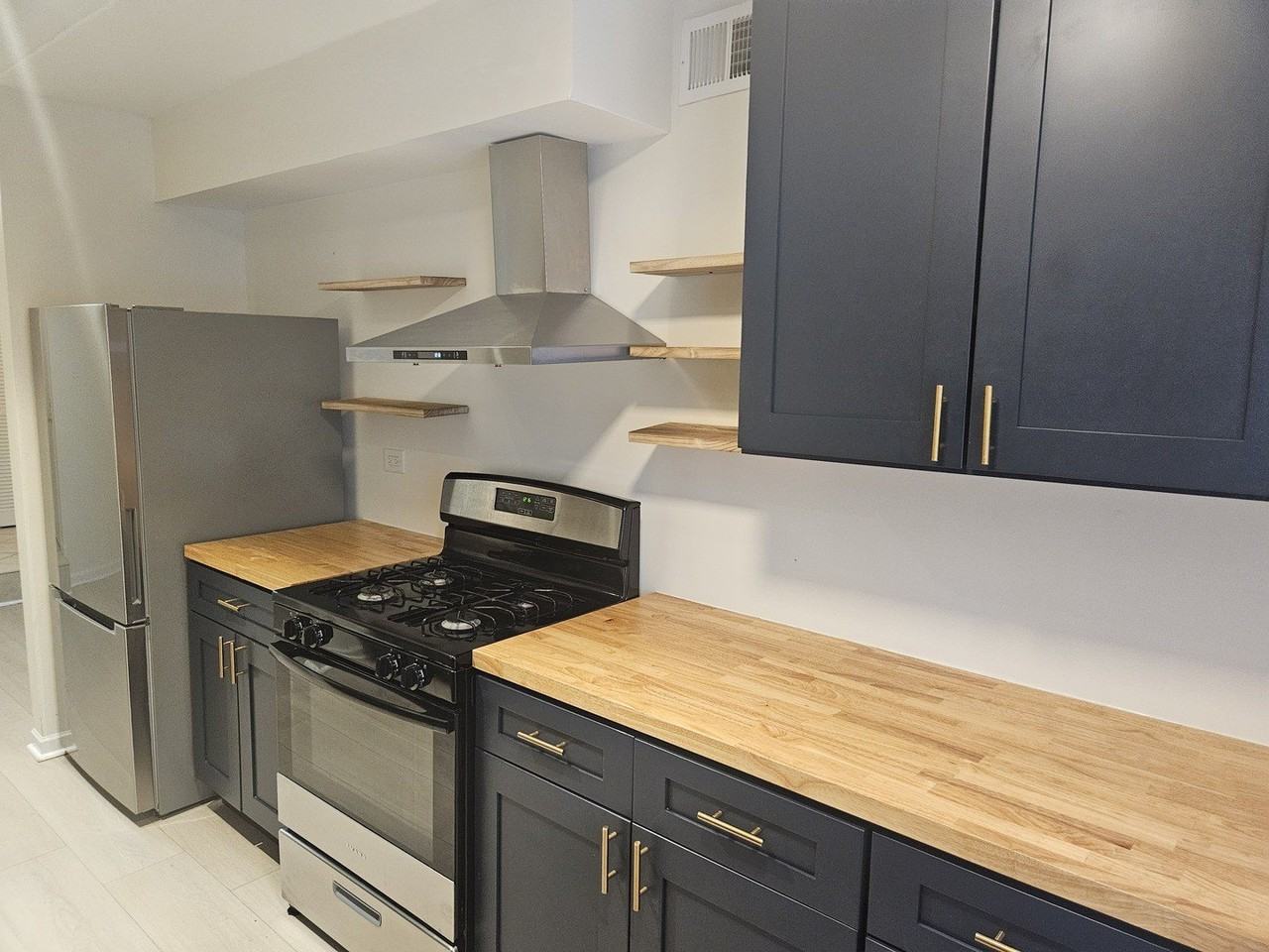 14033 Laramie Ave #408 - Photo 5 of 13