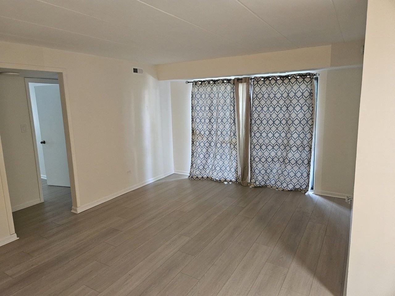 14033 Laramie Ave #408 - Photo 6 of 13