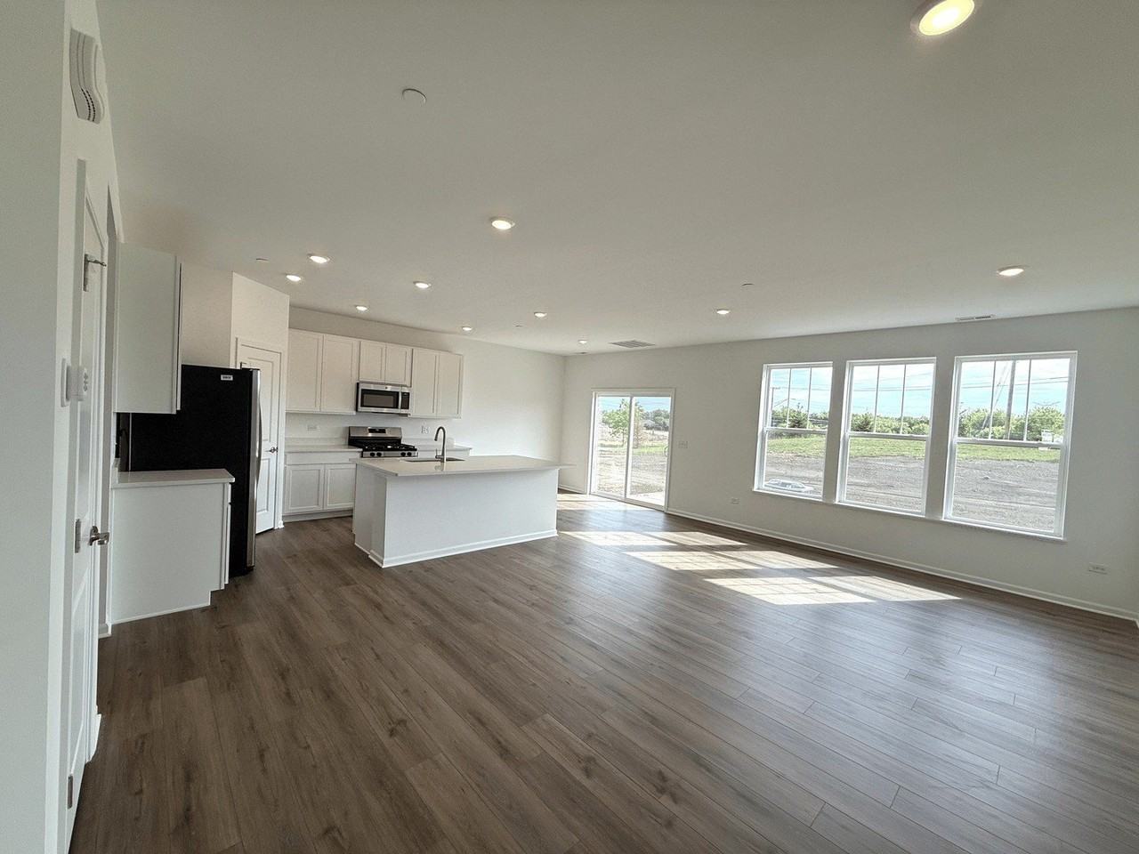 604 Cassia Ct #604 - Photo 2 of 15