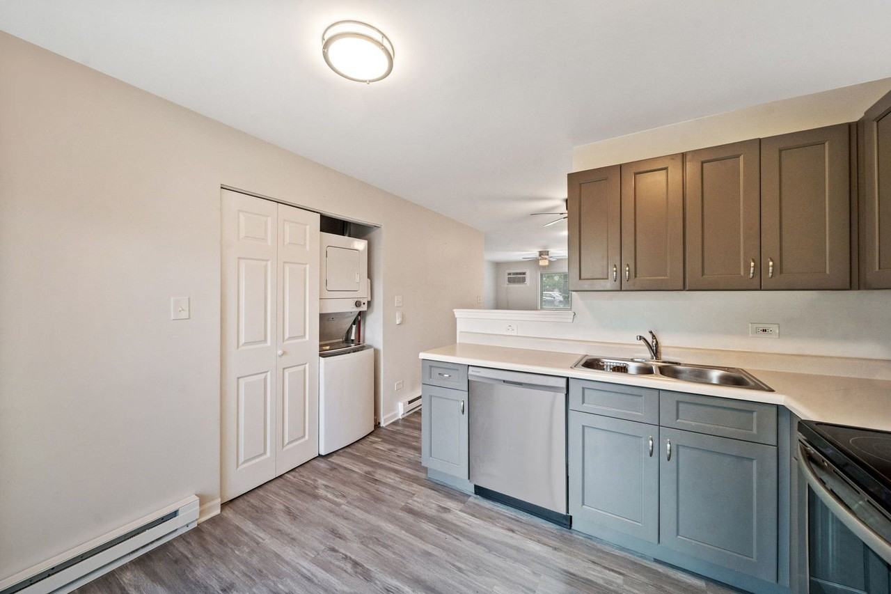170 S Waters Edge Dr #102 - Photo 7 of 21