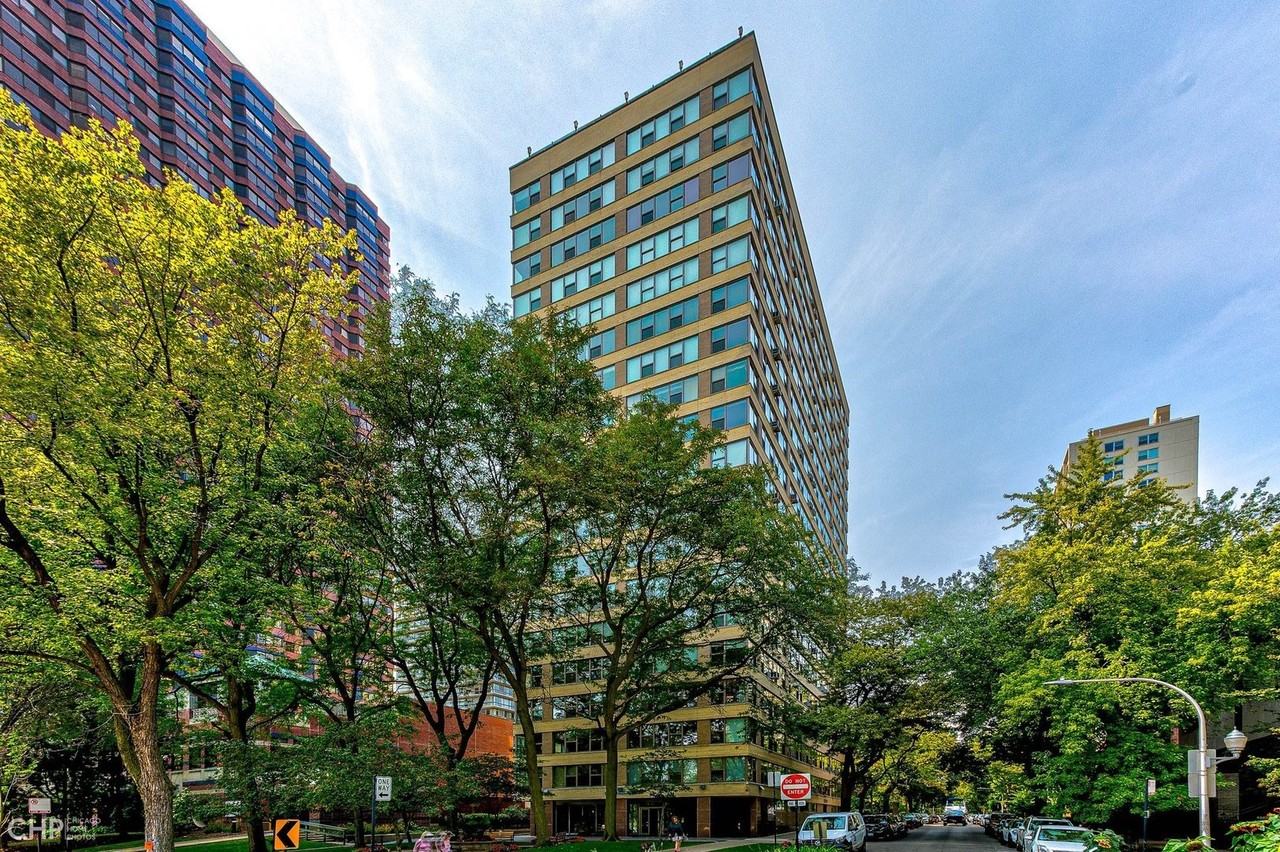 2970 N Lake Shore Dr #4A