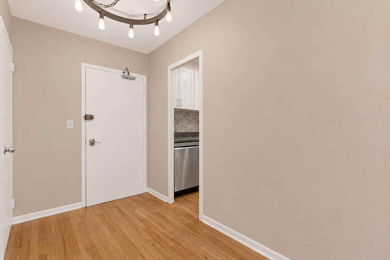 2970 N Lake Shore Dr #4A - Photo 6 of 16