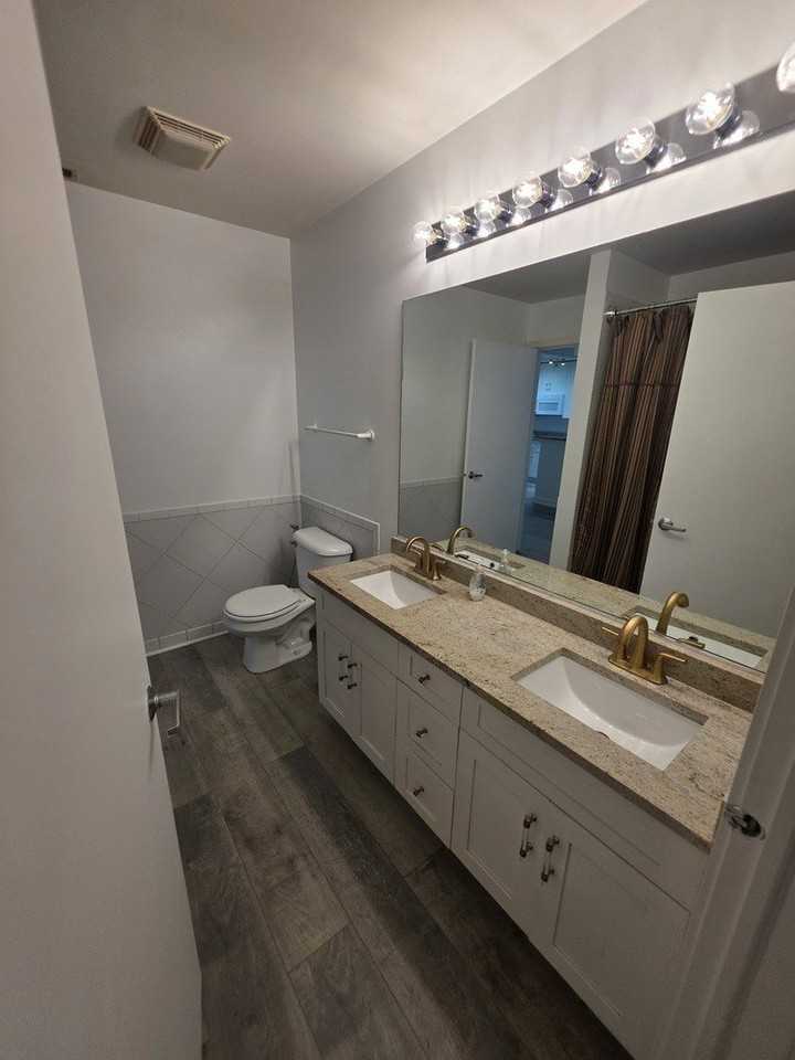 1812 S Dearborn St #43 - Photo 6 of 11