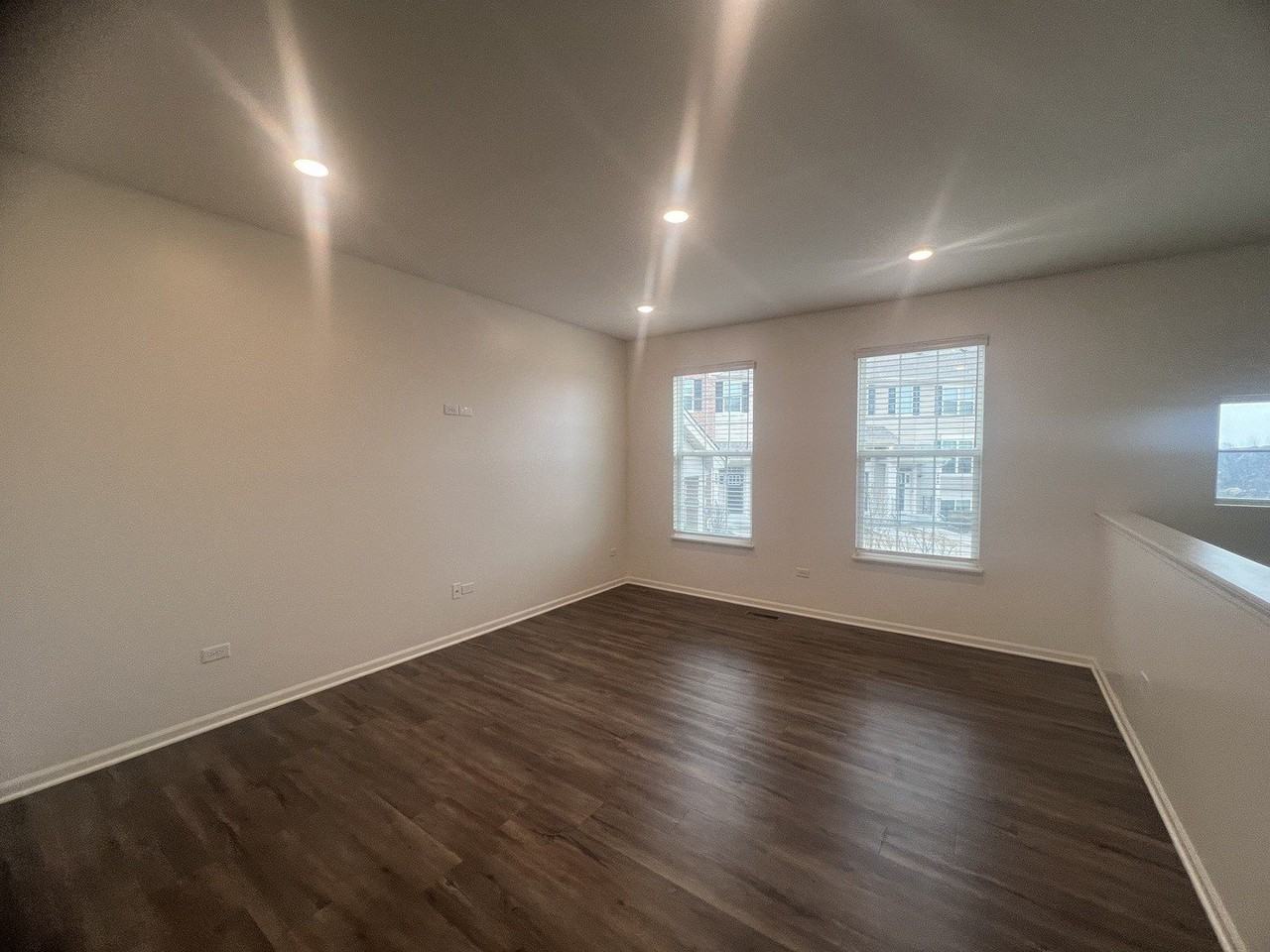 285 Lakeshore Dr - Photo 5 of 35