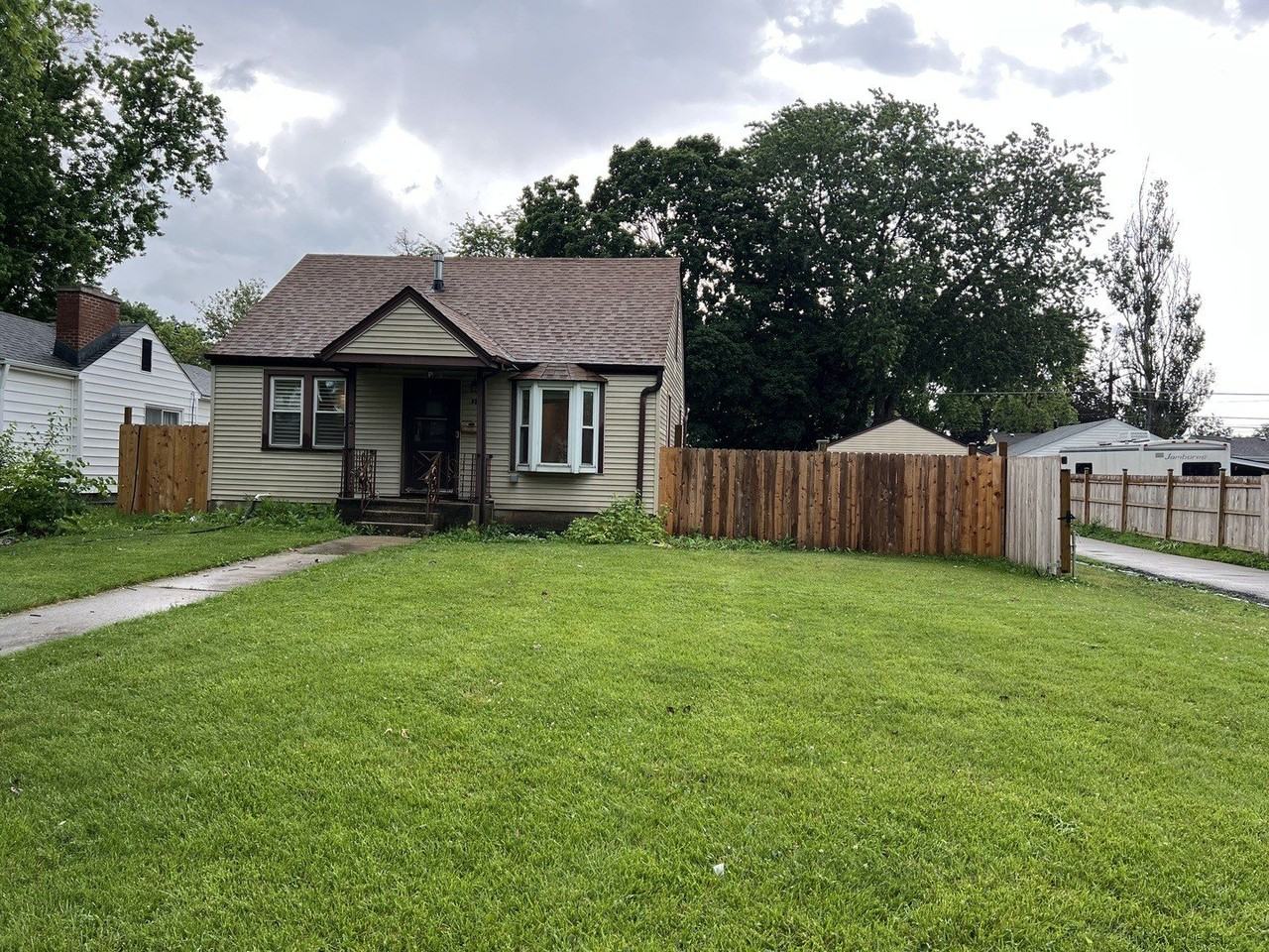 17 N Iowa Ave - Photo 2 of 40