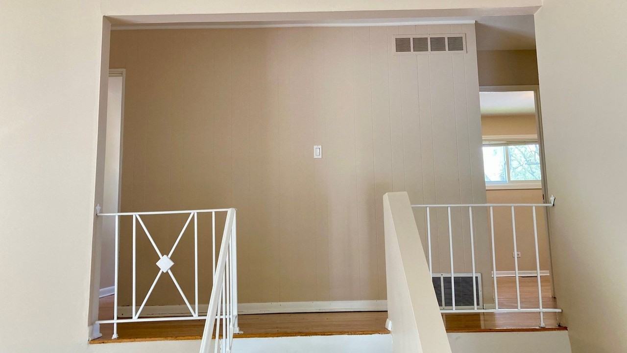 710 W Ridge Rd - Photo 4 of 14