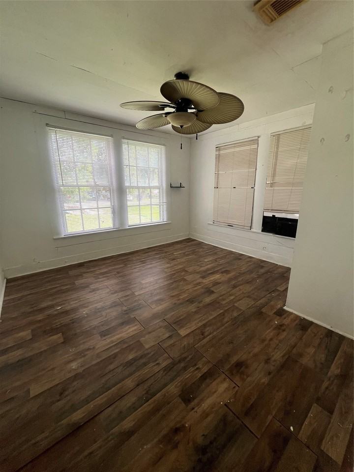 122 W Pecan Ln - Photo 4 of 7