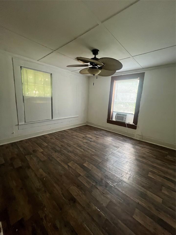 122 W Pecan Ln - Photo 5 of 7