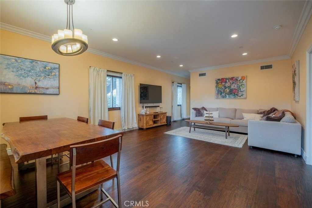 4441 Alumni Ave - Photo 7 of 28