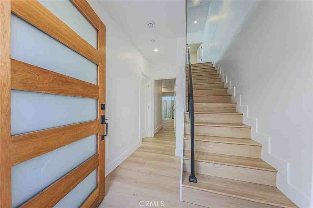 1237 N Orange Dr #B - Photo 6 of 32