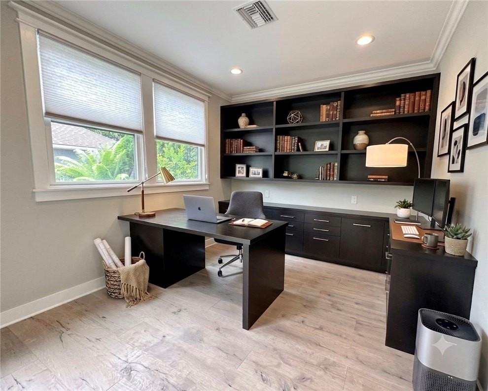 1616 N Ogden Dr - Photo 7 of 50