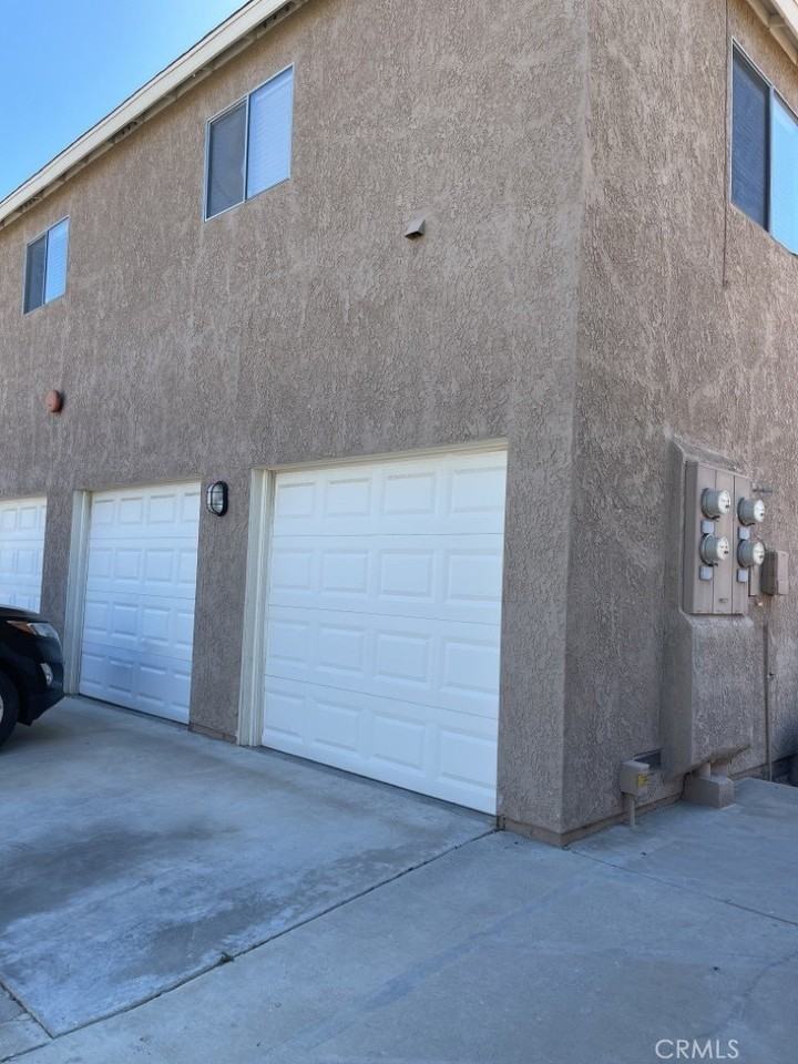 13757 Greenwood Pl #2 - Photo 3 of 22