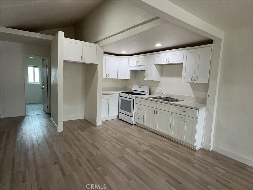 139 N Palm Ave #1 - Photo 7 of 23