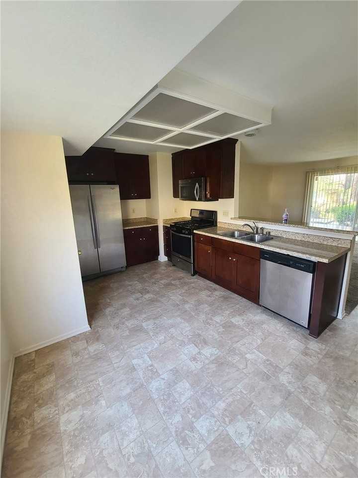 1365 Crafton Ave #1015 - Photo 5 of 10