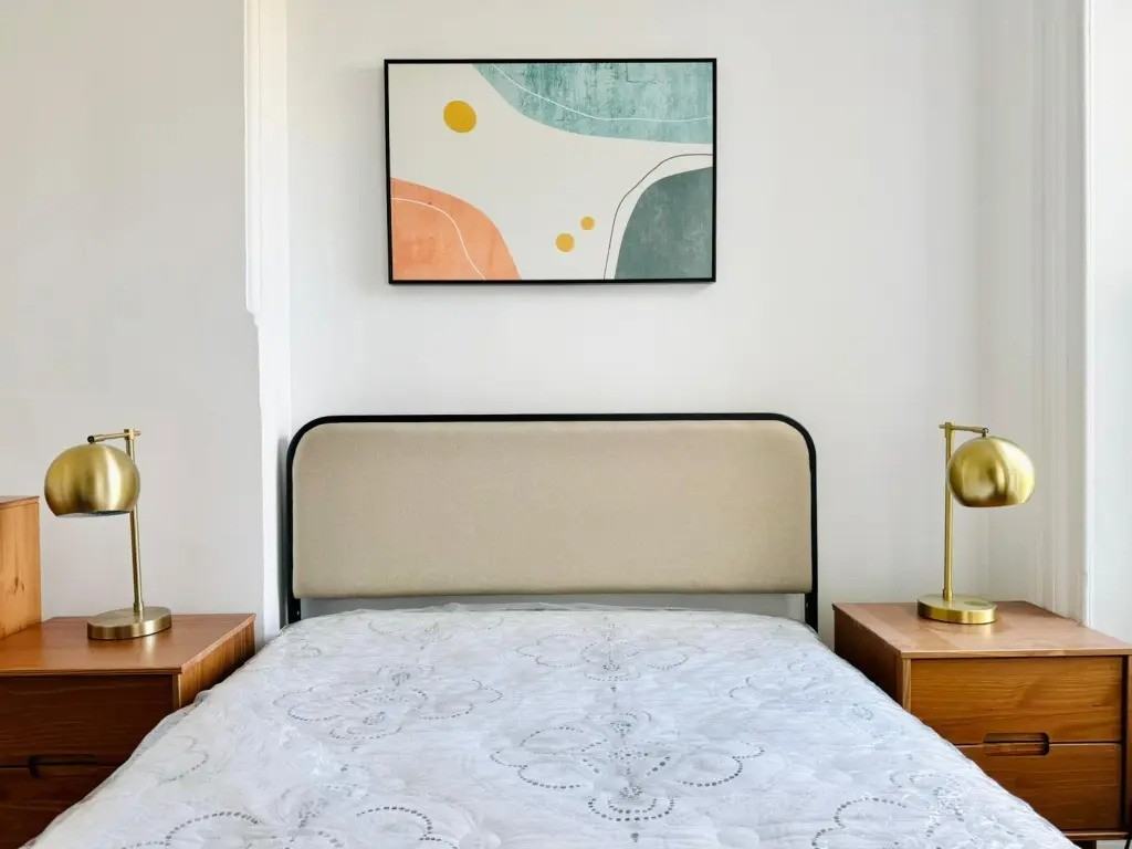 Private Bedroom in 4 Bedroom/1 Bathroom Home - Photo 4 of 9