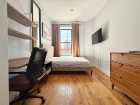 Private Bedroom in 4 Bedroom/2 Bathroom Home - Photo 1 of 1