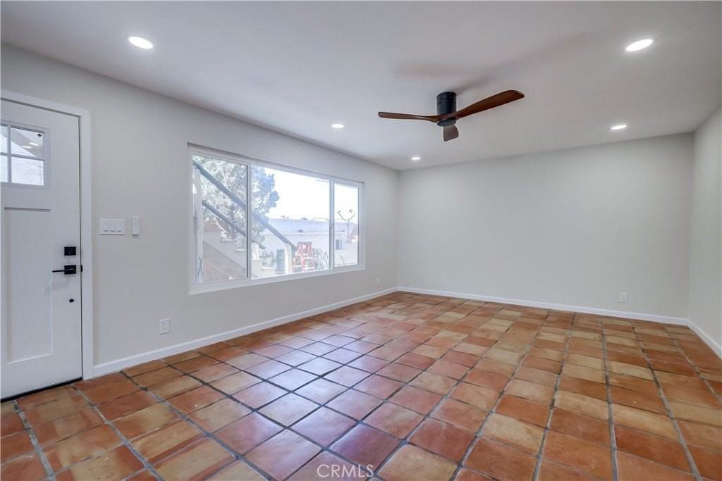 205 W Escalones #B - Photo 3 of 26
