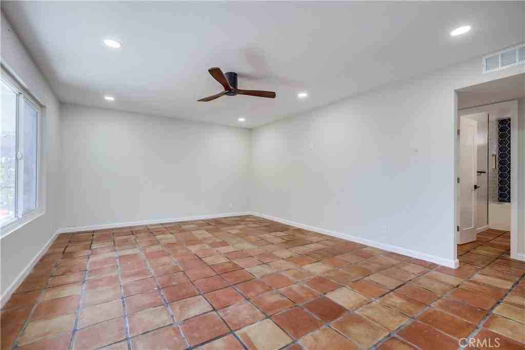 205 W Escalones #B - Photo 5 of 26