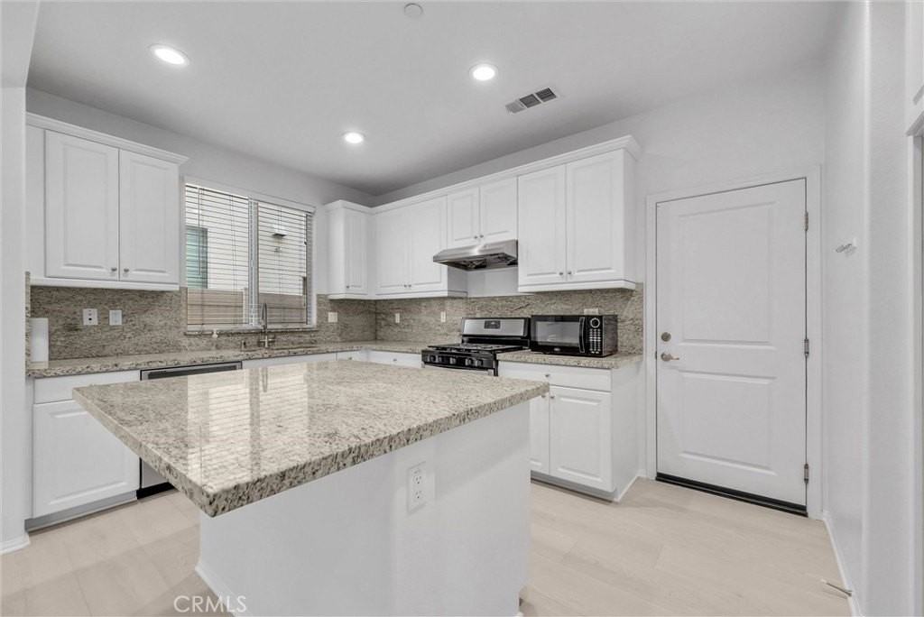 2969 Villa Catalonia Cir - Photo 3 of 25
