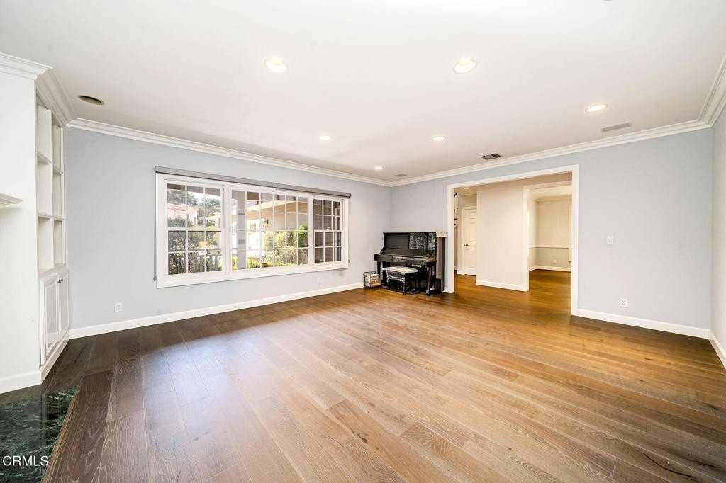 4330 Bel Aire Dr - Photo 3 of 50