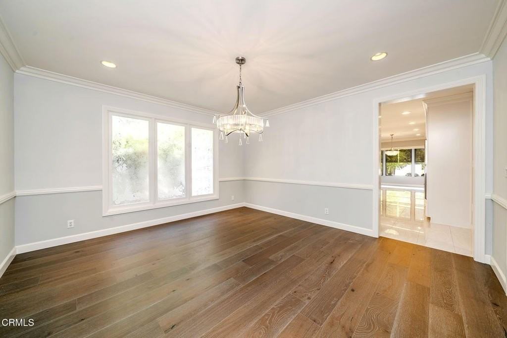 4330 Bel Aire Dr - Photo 5 of 50