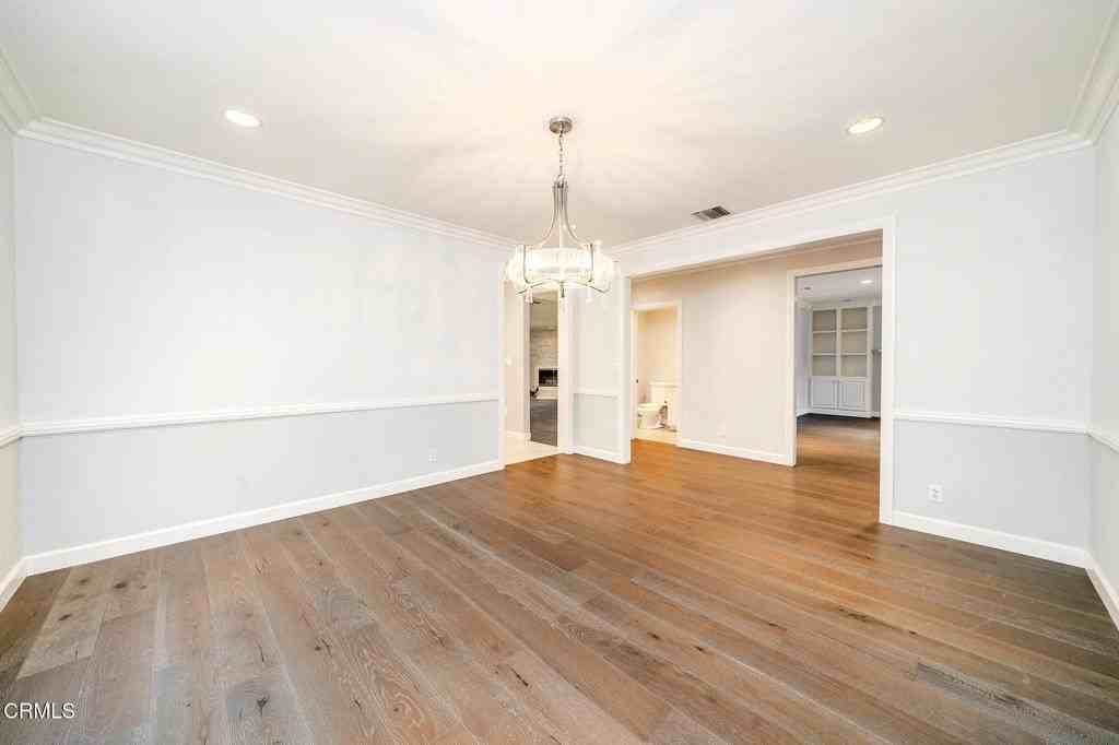 4330 Bel Aire Dr - Photo 6 of 50
