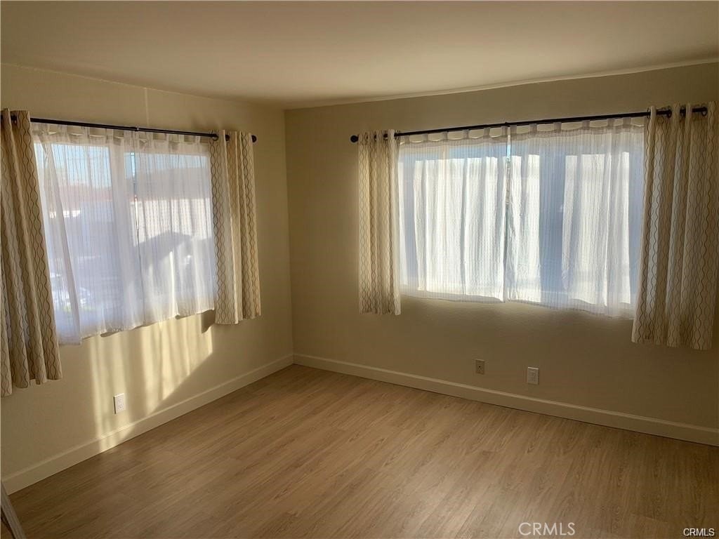 634 W 21st St #3 - Photo 3 of 9