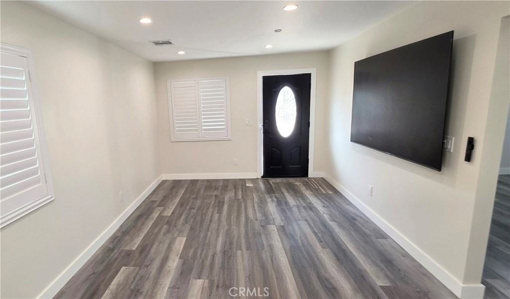 402 Findlay Ave - Photo 3 of 33