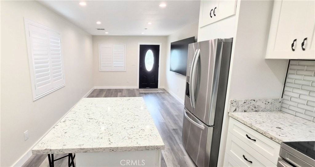 402 Findlay Ave - Photo 7 of 33