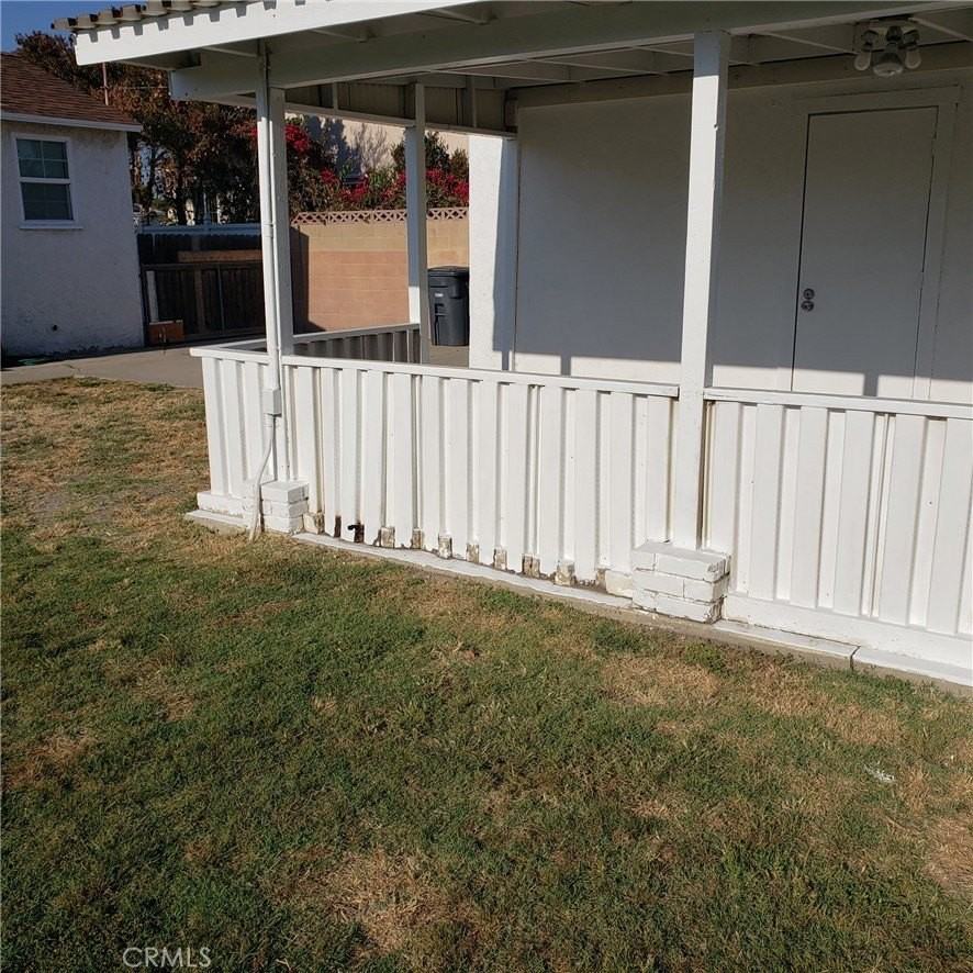 8192 Franklin St - Photo 4 of 25