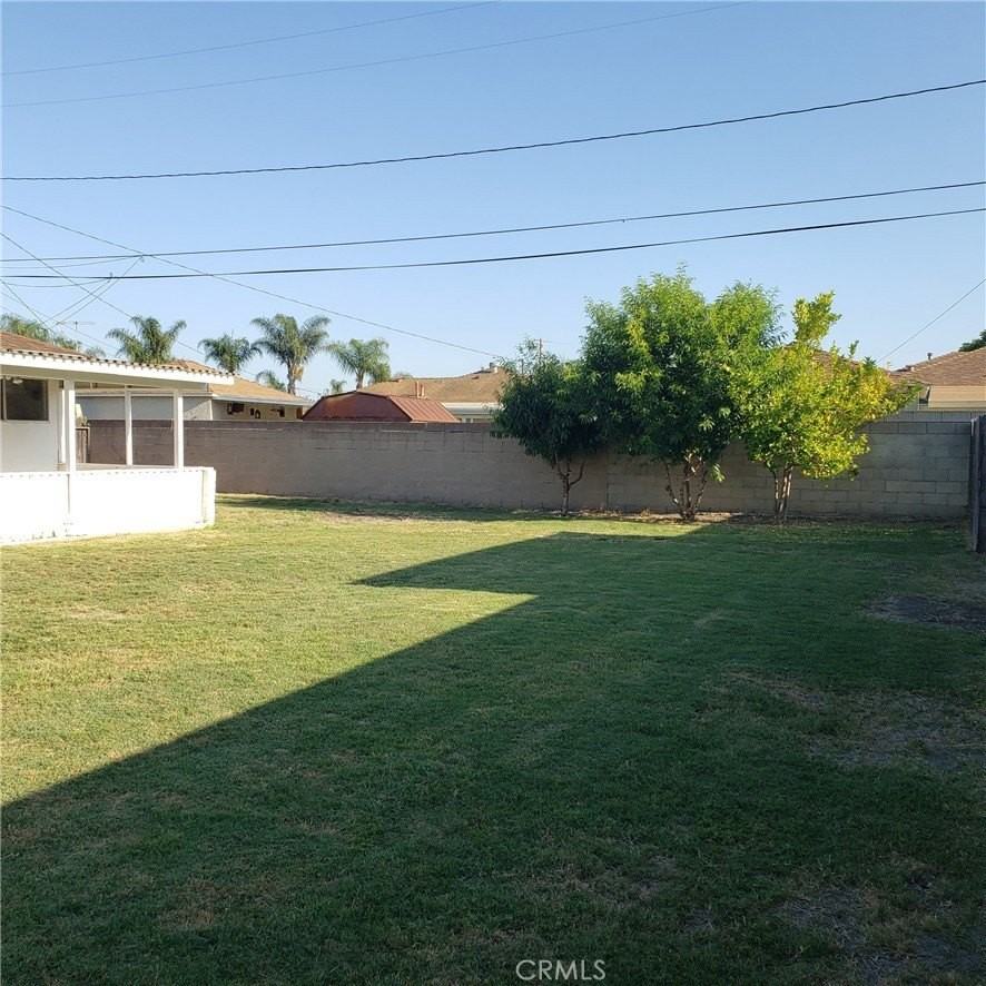 8192 Franklin St - Photo 6 of 25