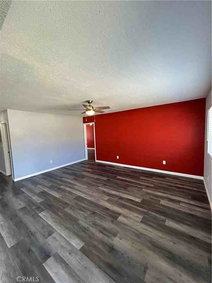 8523 Cedar St - Photo 5 of 35