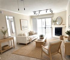 featured image of 5540 Owensmouth Ave #215