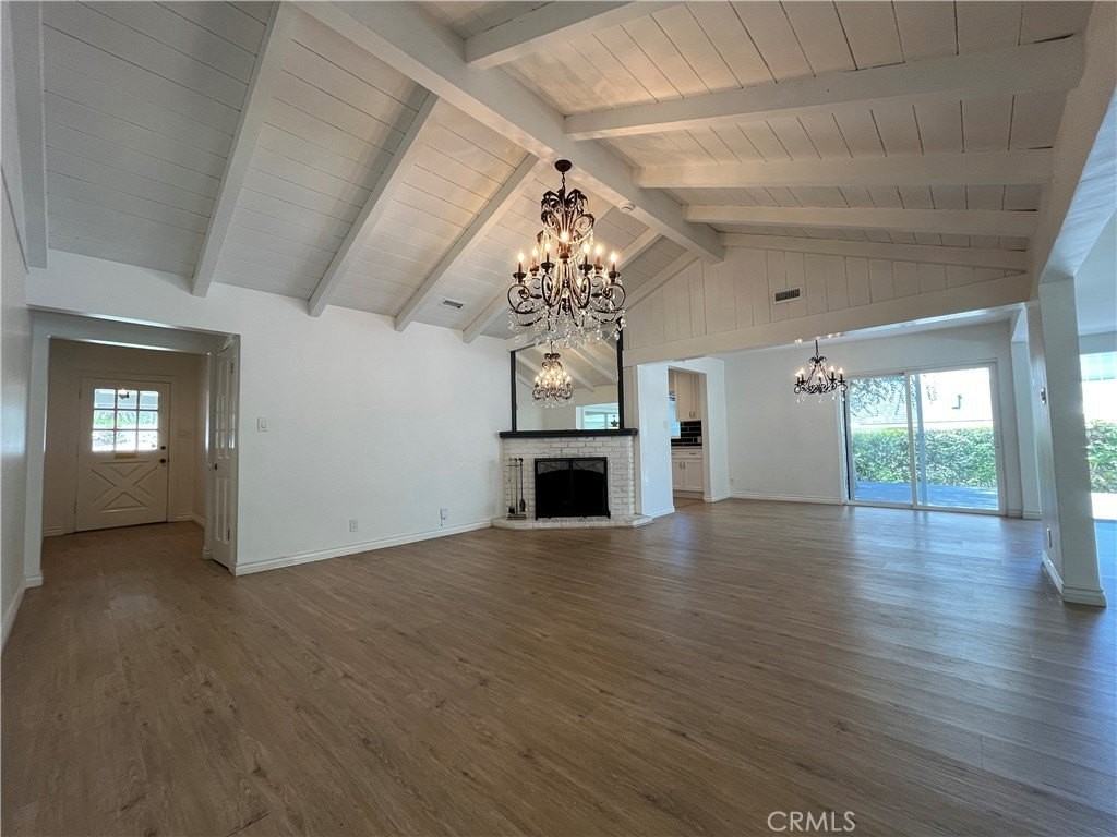5710 Jumilla Ave - Photo 5 of 18