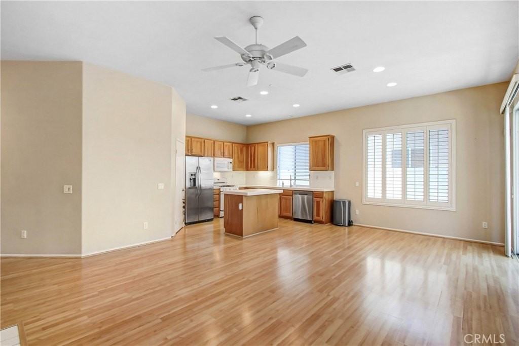 43183 Bassano Dr - Photo 3 of 15