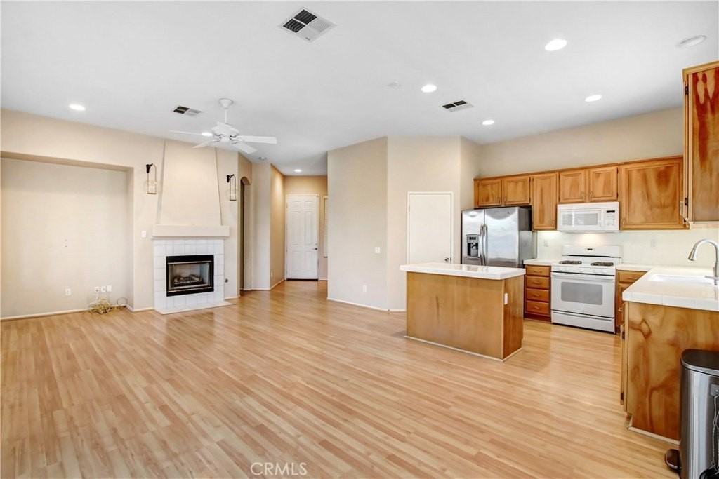 43183 Bassano Dr - Photo 4 of 15