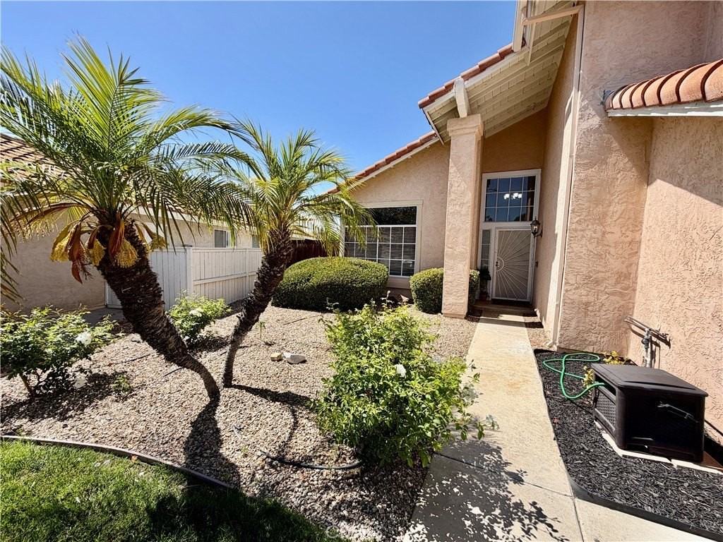 39711 Barberry Ct - Photo 2 of 50