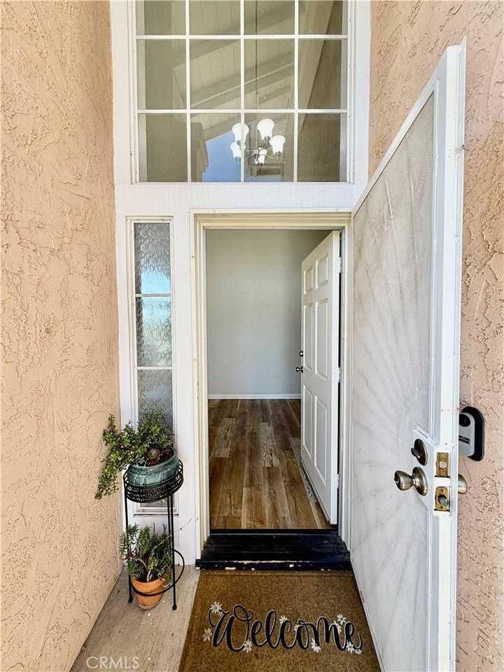 39711 Barberry Ct - Photo 3 of 50