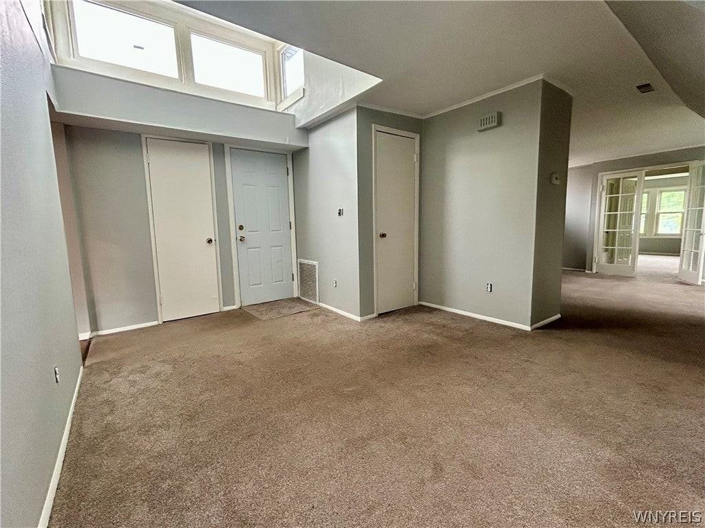 83 Norwood Ave - Photo 3 of 18