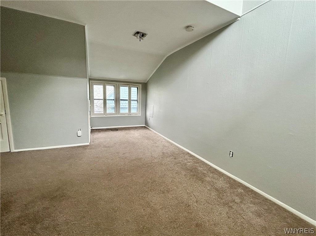 83 Norwood Ave - Photo 5 of 18