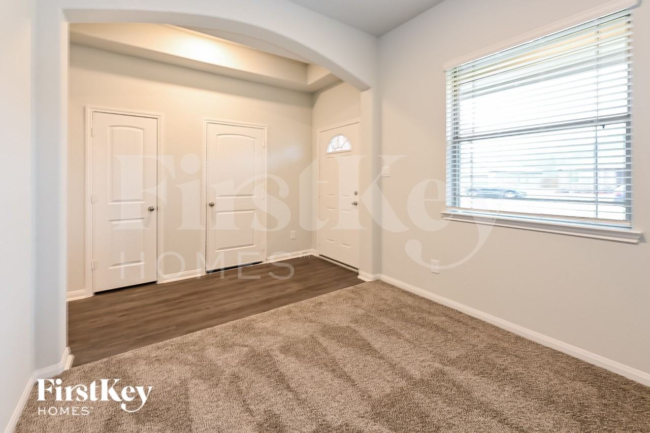 11012 Patriot Ct - Photo 6 of 16