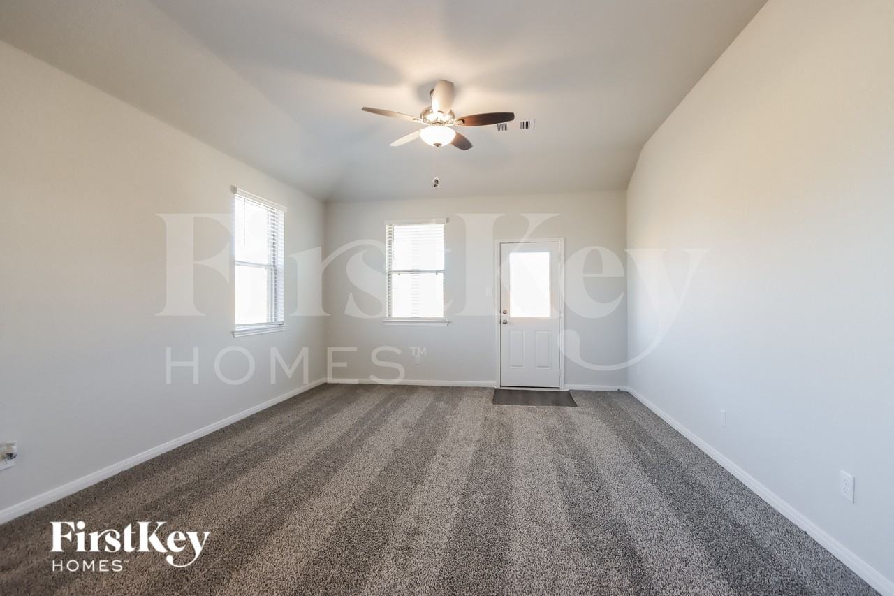 26203 Cooperstown Way - Photo 3 of 18