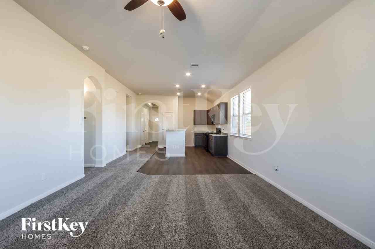 26203 Cooperstown Way - Photo 5 of 18